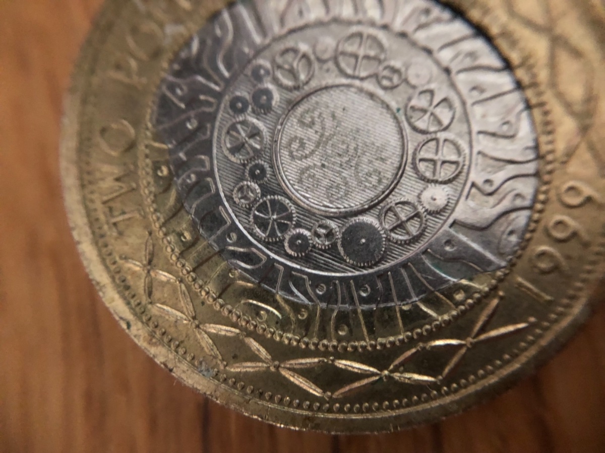 UK-�2-Coin-Minting-Error-Or-Fake?