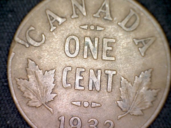 1932-Penny-Broken-Rim-/-Edge-?