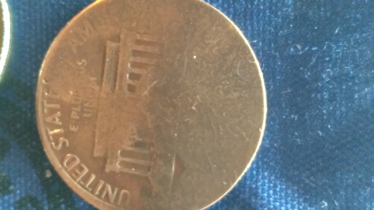 What-Is-Going-On-With-This-Lincoln-Cent?-Is-It-Worth-Keeping?