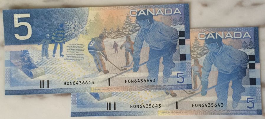 Canadian-Bank-Notes-With-The-Same-Serial-Number