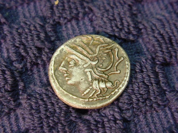 L-Appuleius-Saturnius-104Bc-Helmeted-Roma-Saturn-Quadri