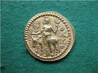 A-Gold-Dinar-Mahmud-And-A-Gold-Stater-Kushans