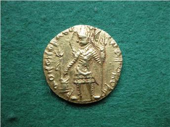 A-Gold-Dinar-Mahmud-And-A-Gold-Stater-Kushans
