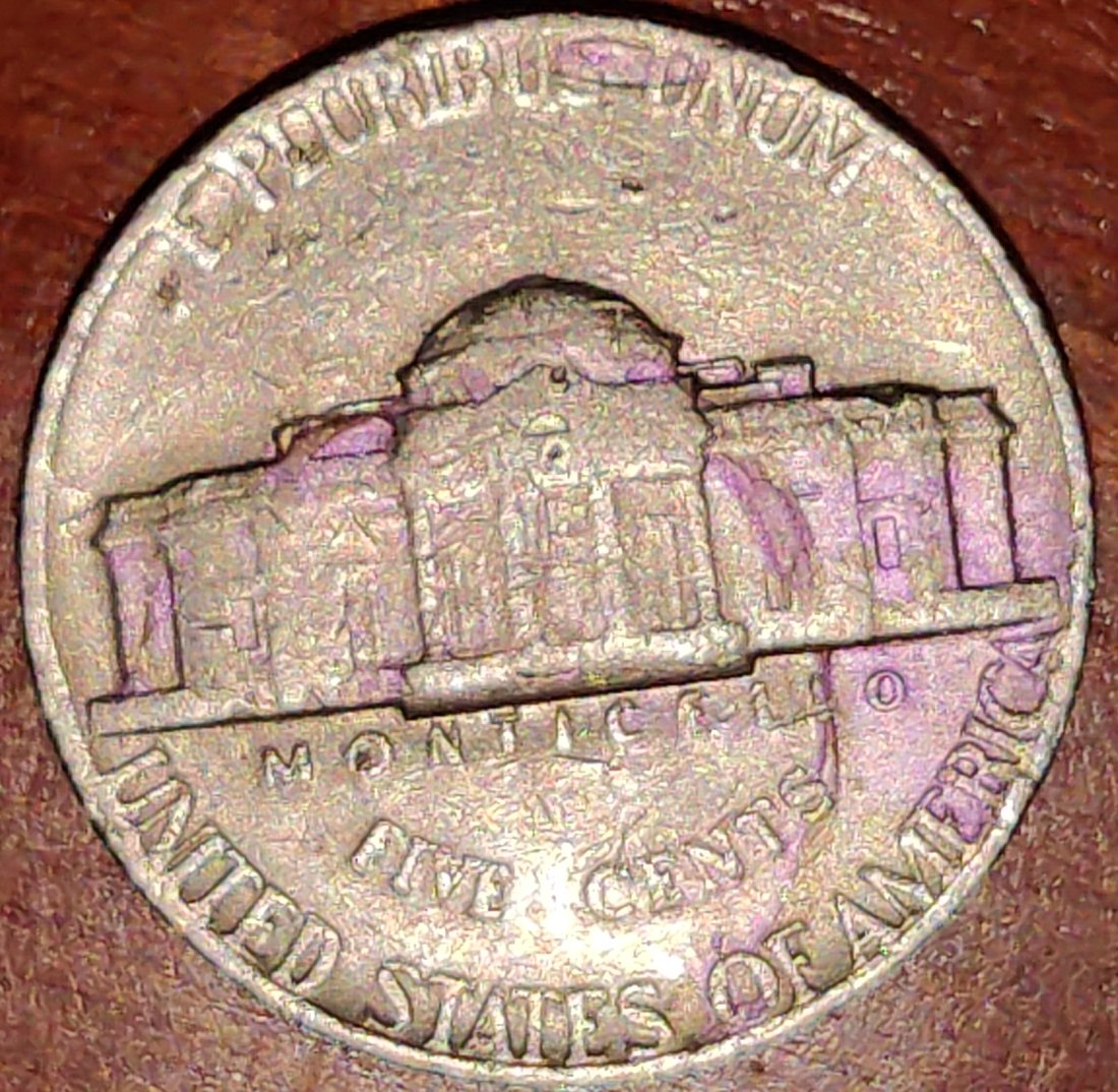 New-Collector-Please-Help.-1975-Nickel-Error?