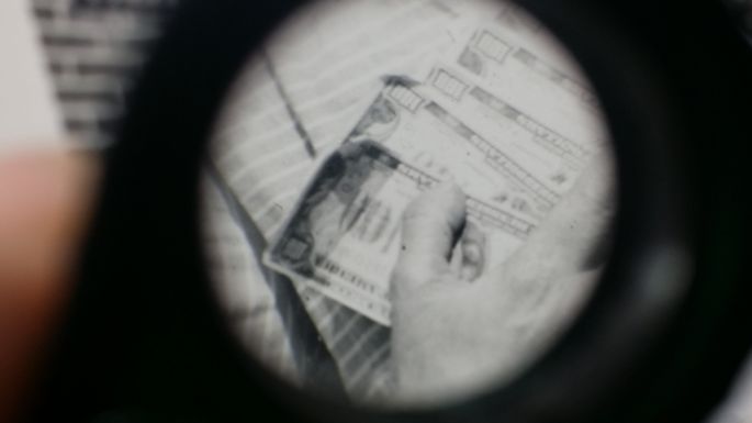 Awesome-1944-Photo-Of-$100-Bills