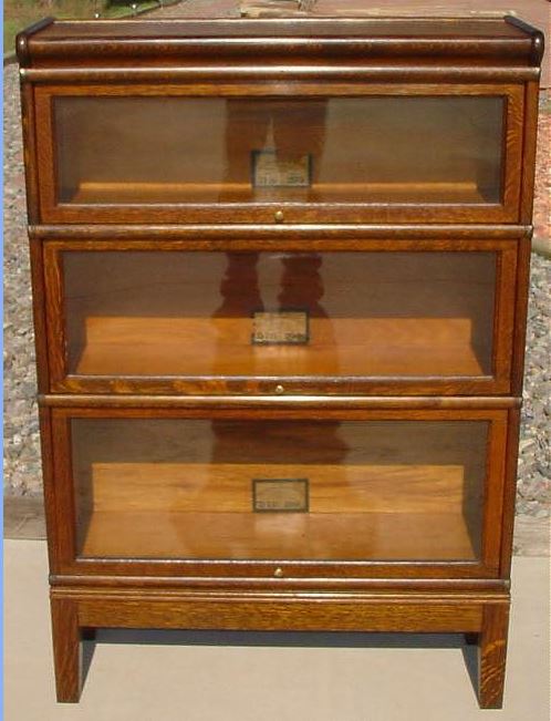 Locking-Storage-For-Coins-That-Allow-Display