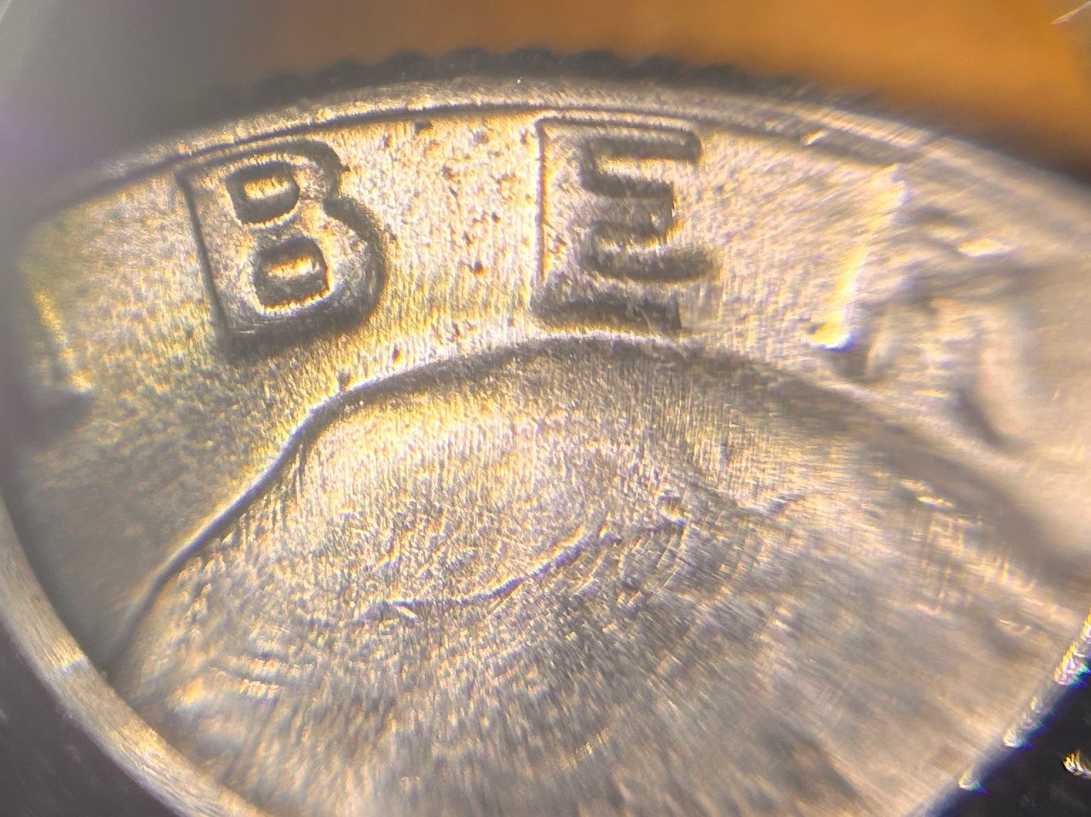 1982-D-Mint-Washington-Quarter.-Die-Crack-On-Top-Of-Washington's-Head