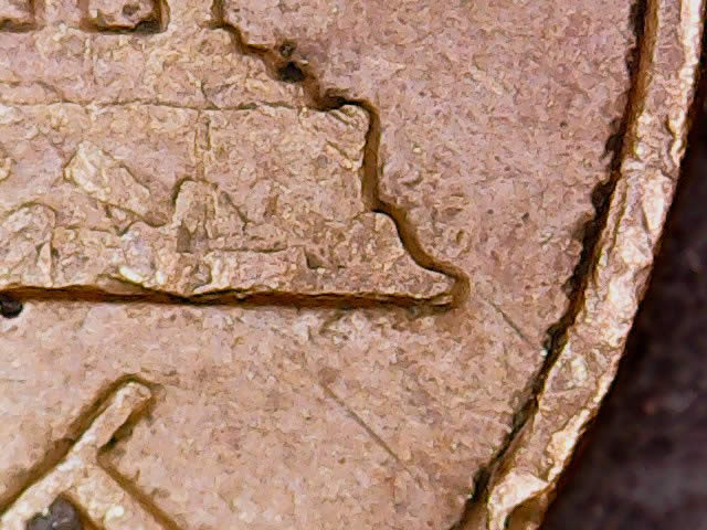 1969-D-Lincoln-Cent---Floating-Roof---Grease-Error?