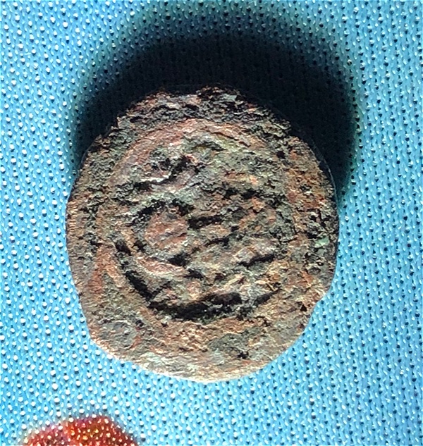 Can-You-Help-Me-Identify-This-Coin-Id:-Potentially-Roman