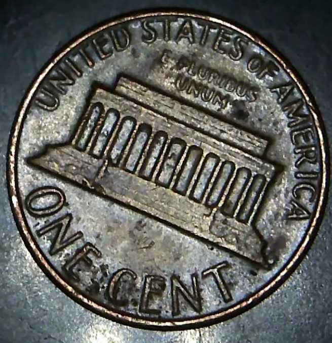 1982-D-Lincoln-Memorial-Cent-Embedded-Struck-Thru/-Struck-In-/-Possible-Multi-Struck