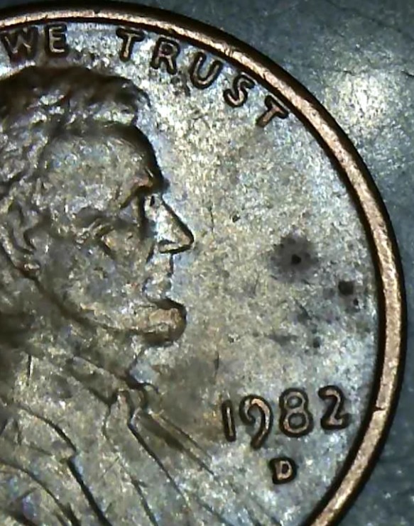 1982-D-Lincoln-Memorial-Cent-Embedded-Struck-Thru/-Struck-In-/-Possible-Multi-Struck