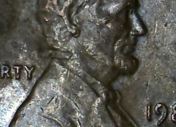 1982-D-Lincoln-Memorial-Cent-Embedded-Struck-Thru/-Struck-In-/-Possible-Multi-Struck