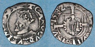 Dark-Toning-Of-Small-Medieval-Coins-And-Flash-Photography