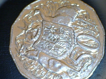 Funny-Dent-On-Obverse-And-A-Little-Lump-50c-Coin-2004