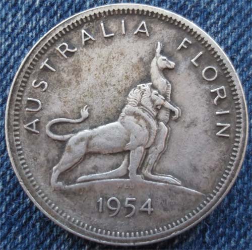 Qe11-Royal-Visit-Florin-Tilted-Collar