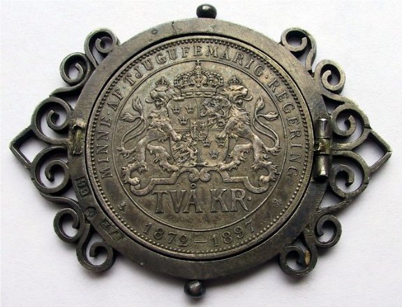 1872---1897-TVkar-Coin-In-Brooch---Re-Hallmark