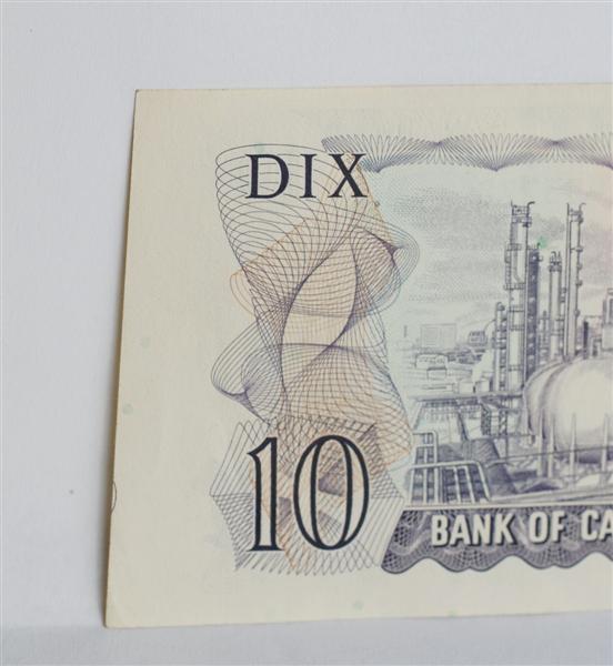 $10-Bank-Notes-With-Cut-Error-...x--2