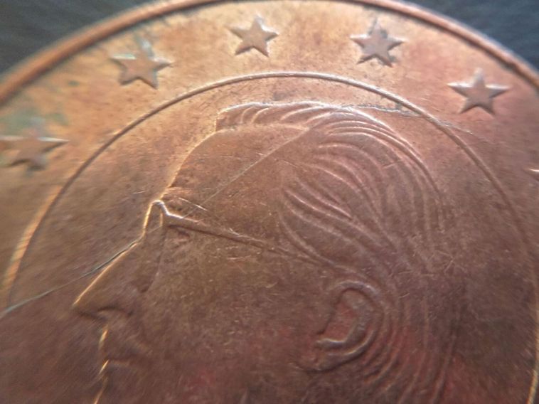 Post-A-Coin-Or-Medal-With-A-Die-Crack!