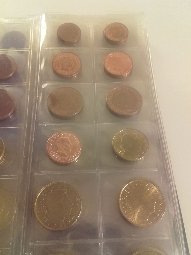 Storage-And-Presentation-Of-Euro-Coins