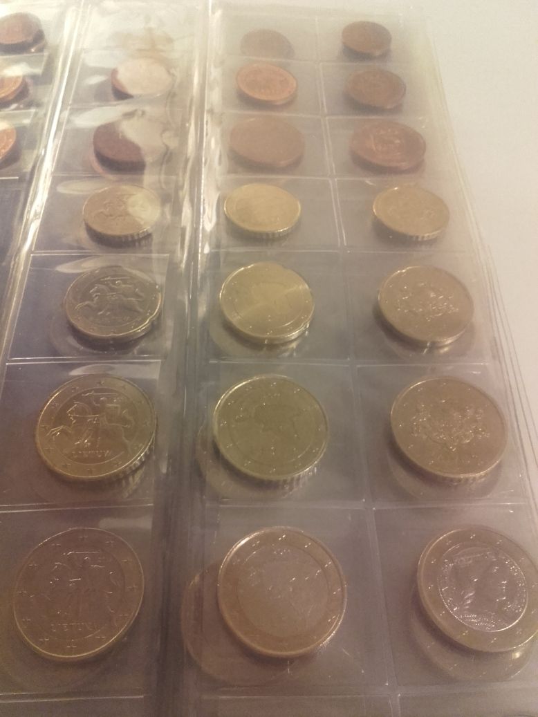 Storage-And-Presentation-Of-Euro-Coins