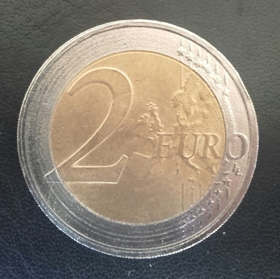 A-Very-Fake-2-Euro-CC-Coin