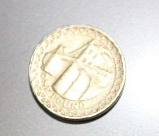 Fake-£1