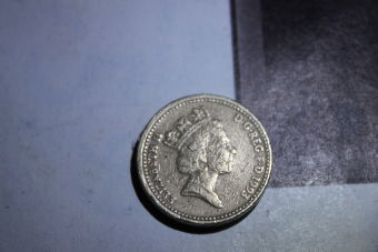 Fake-£1