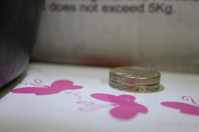 Fake-£1