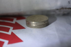 Fake-£1