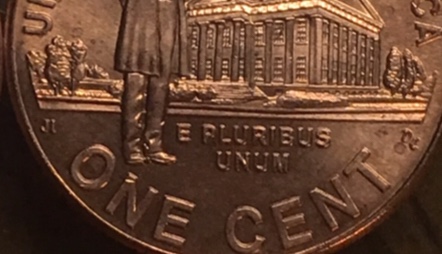 2009-Lincoln-Penny---Is-He-Missing-A-Finger?