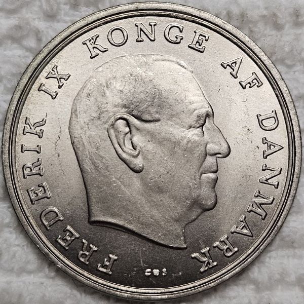 Post-Your-Coin-Or-Medal-With-Flora