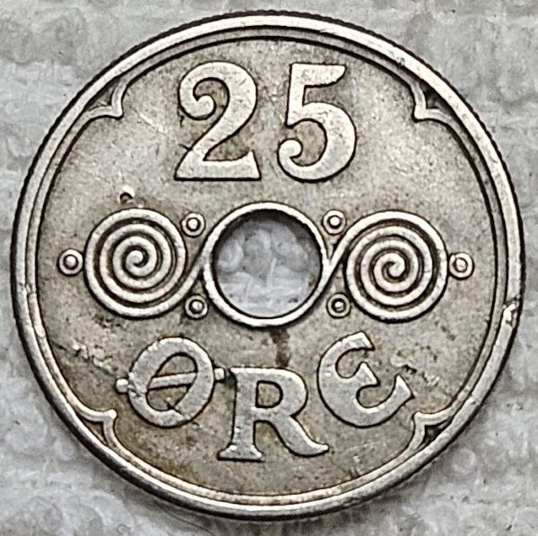 Around-The-World-With-Coins---A-Coin-Geography-Game