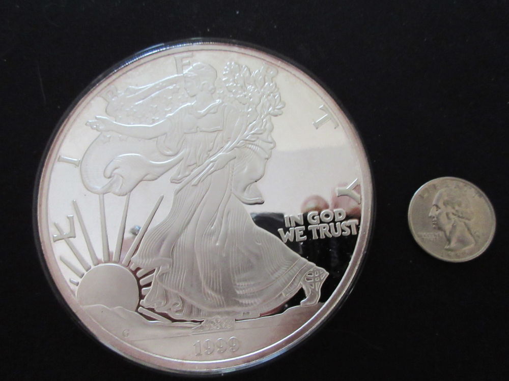 A-8-Oz-JFK-Over-Sized-Silver-Coin