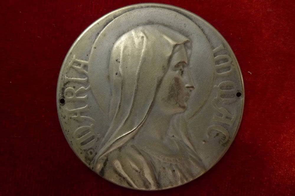 Please-Help-Me-To--Identify-This-Medal**.