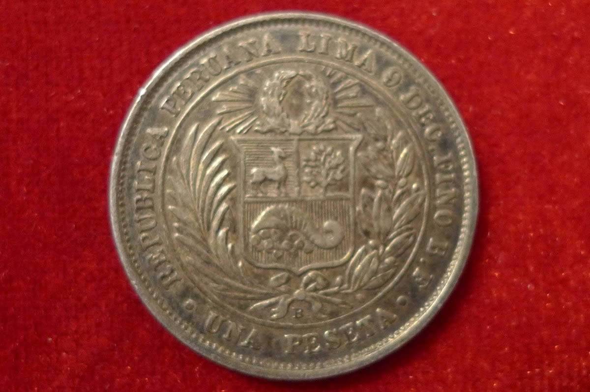 Lima,-Peru,-1-Peseta,-1880Bf,-B-With-Dot-Below-Wreath