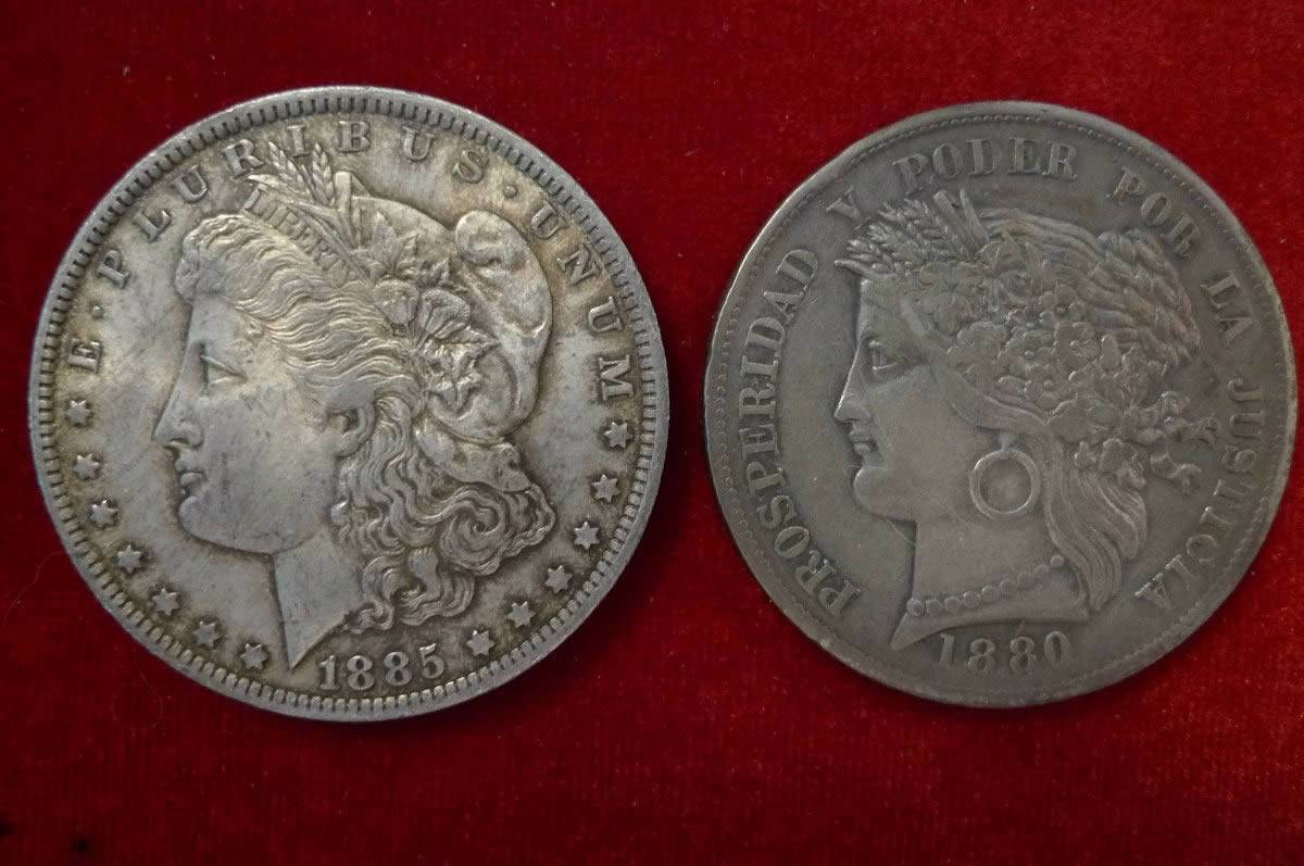 Two-Nice-Ladies.-Portrait--Beauty-Contest.
