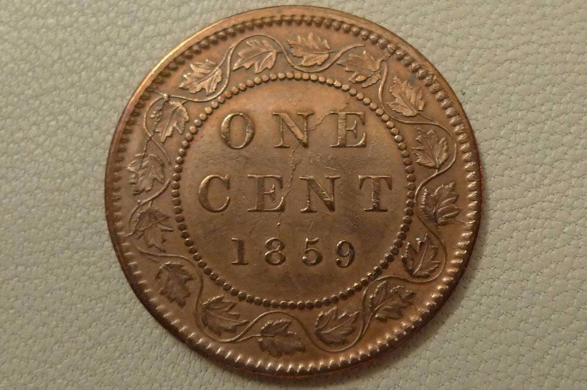 Post-A-Coin-Or-Medal-With-A-Die-Crack!