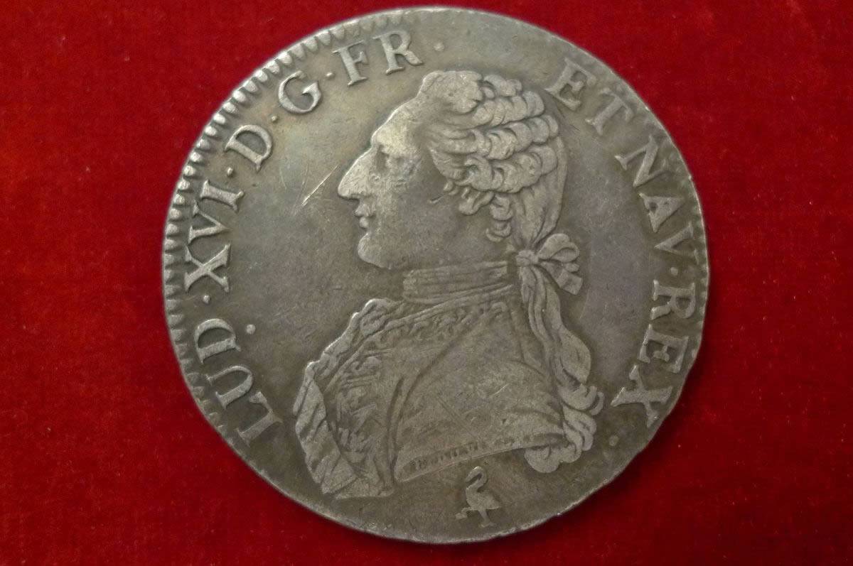 Show-Your-Coins-With-Different-Edges