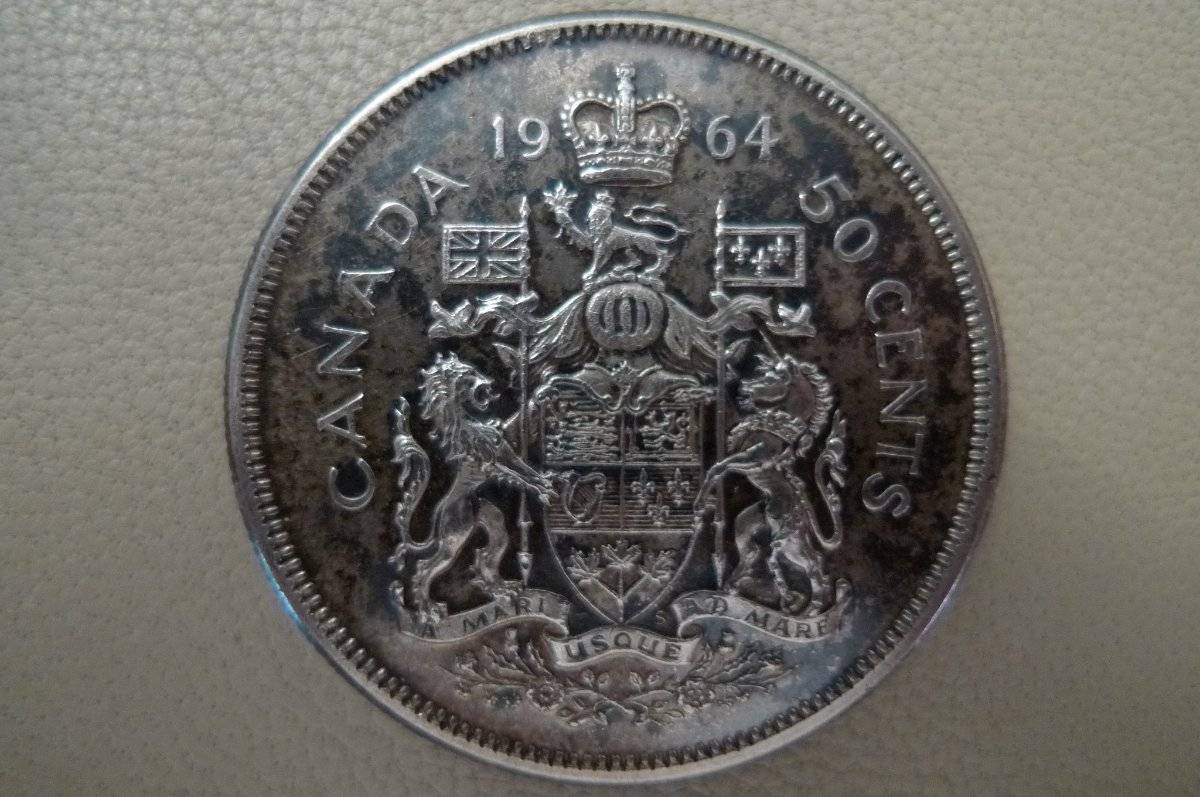 Is-It-A-Good-Idea-To-Clean-Silver-With-Acetone?
