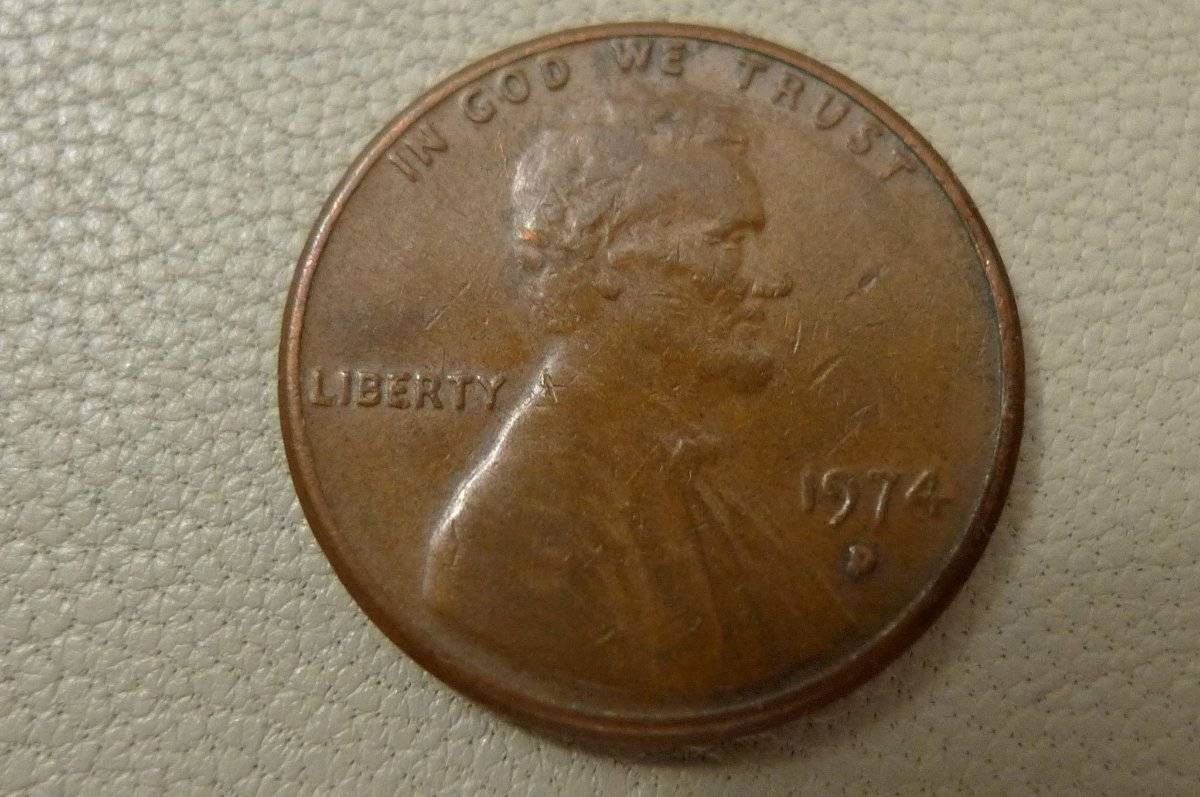 1974-D-Lincoln-Penny-With--Filled-Mint-Mark.