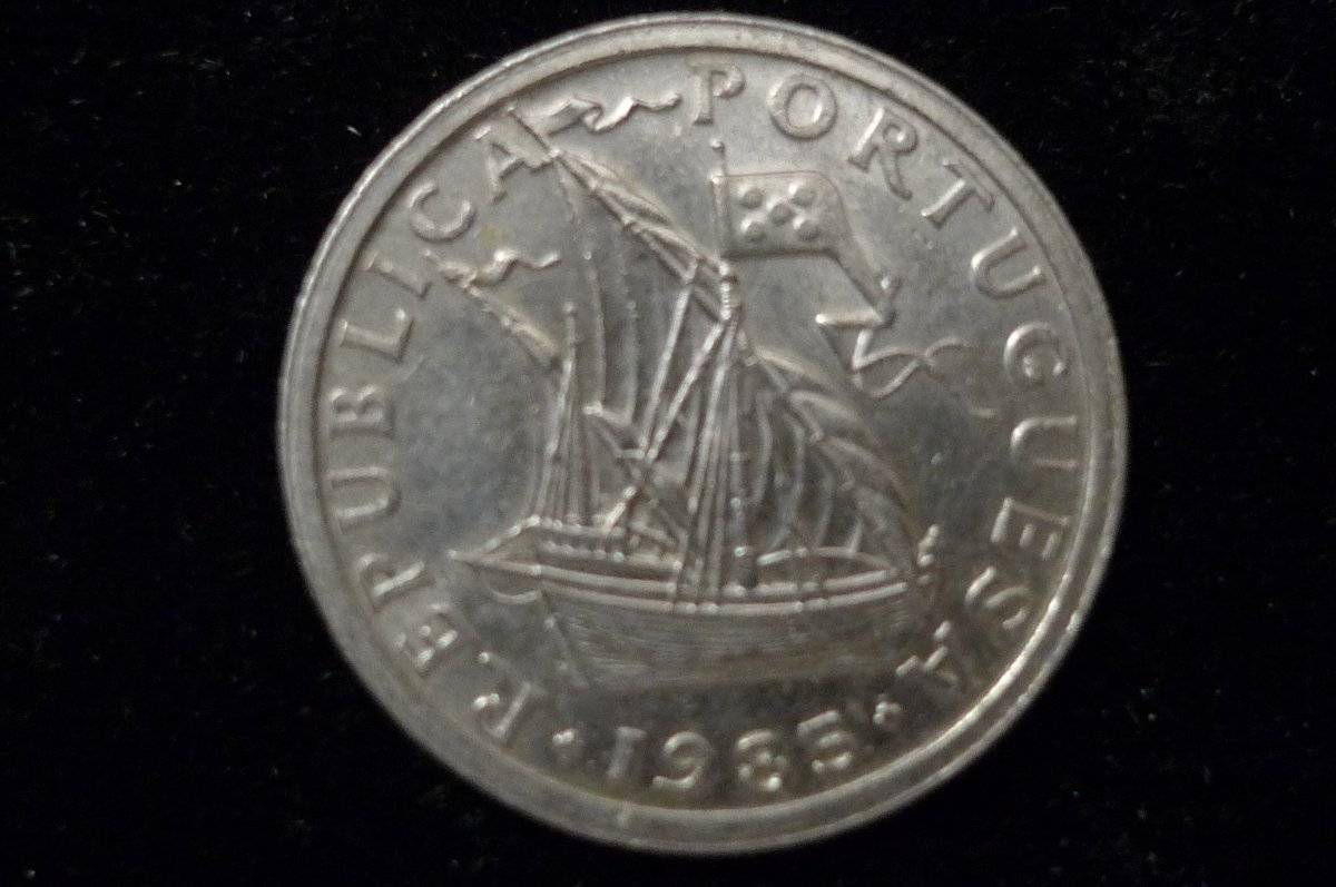 Post-Your-Coins-With-Coats-Of-Arms,-Shields,-Crests,-Crowns,--Etc.