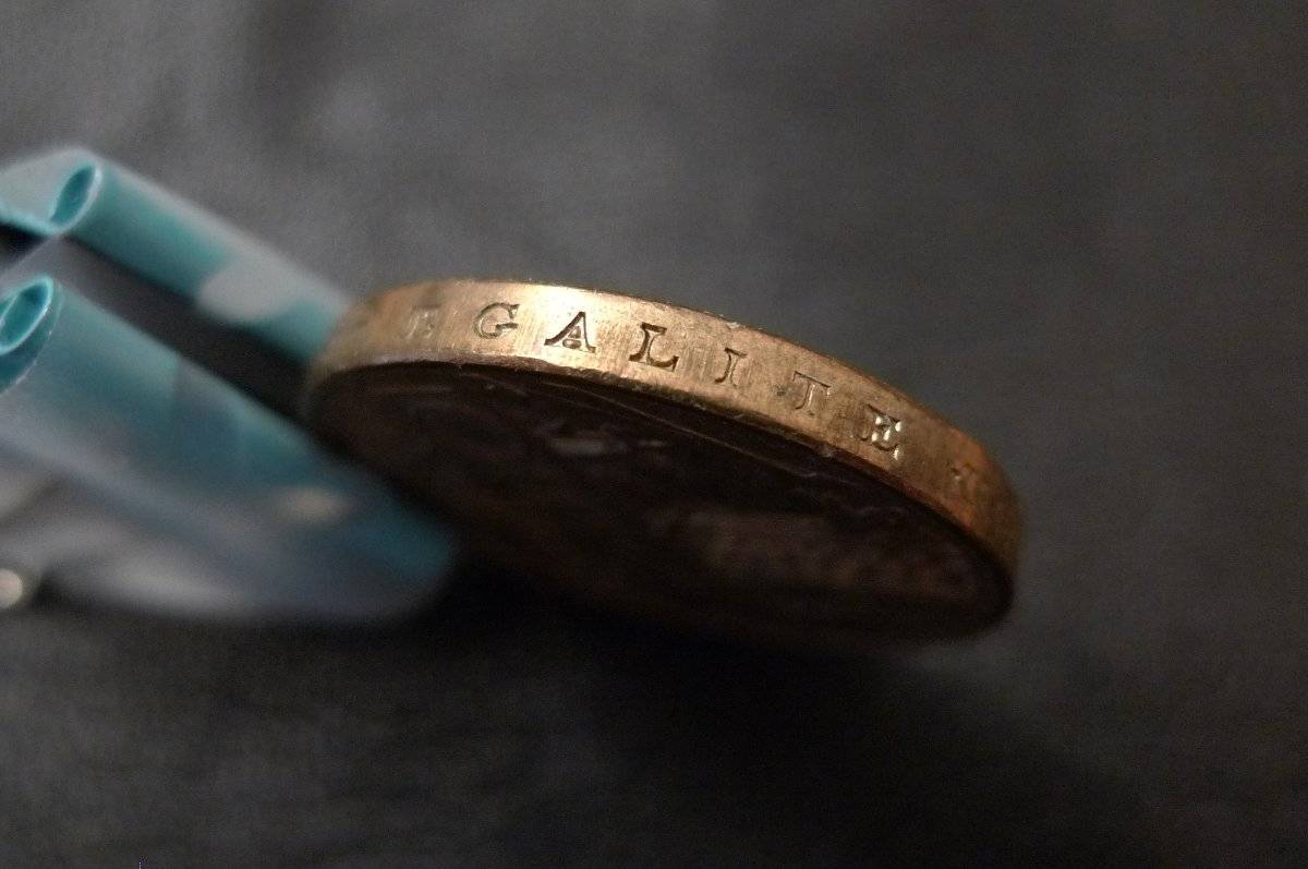 Show-Your-Coins-With-Different-Edges