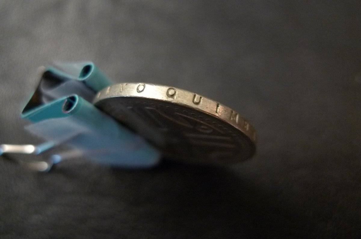 Show-Your-Coins-With-Different-Edges