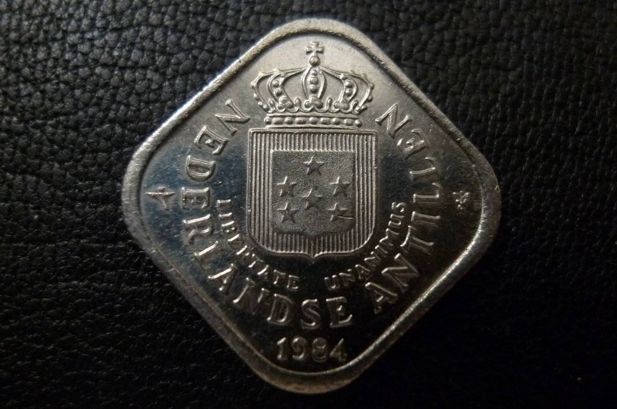 Show-Your-Coins-With-Different-Edges