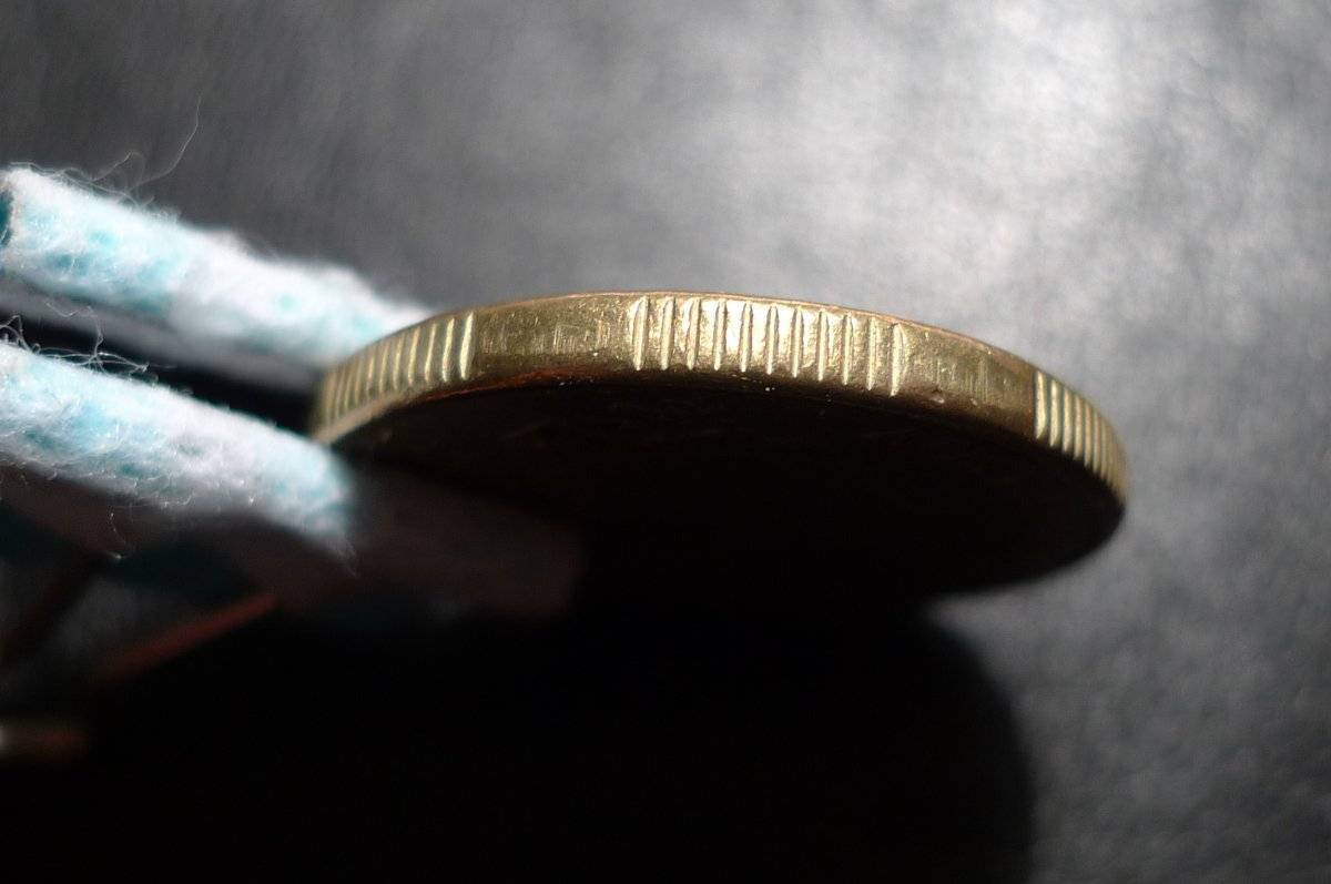 Show-Your-Coins-With-Different-Edges