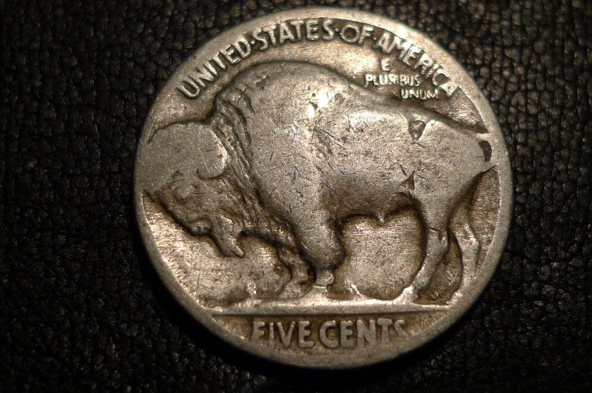 Post-A-Coin-Or-Medal-With-A-Die-Crack!