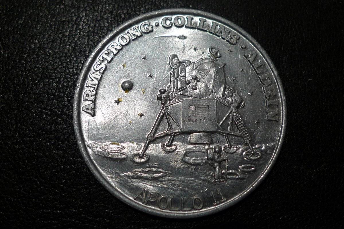 Post-A-Coin-Or-Medal-Related-To-Space-Travel.