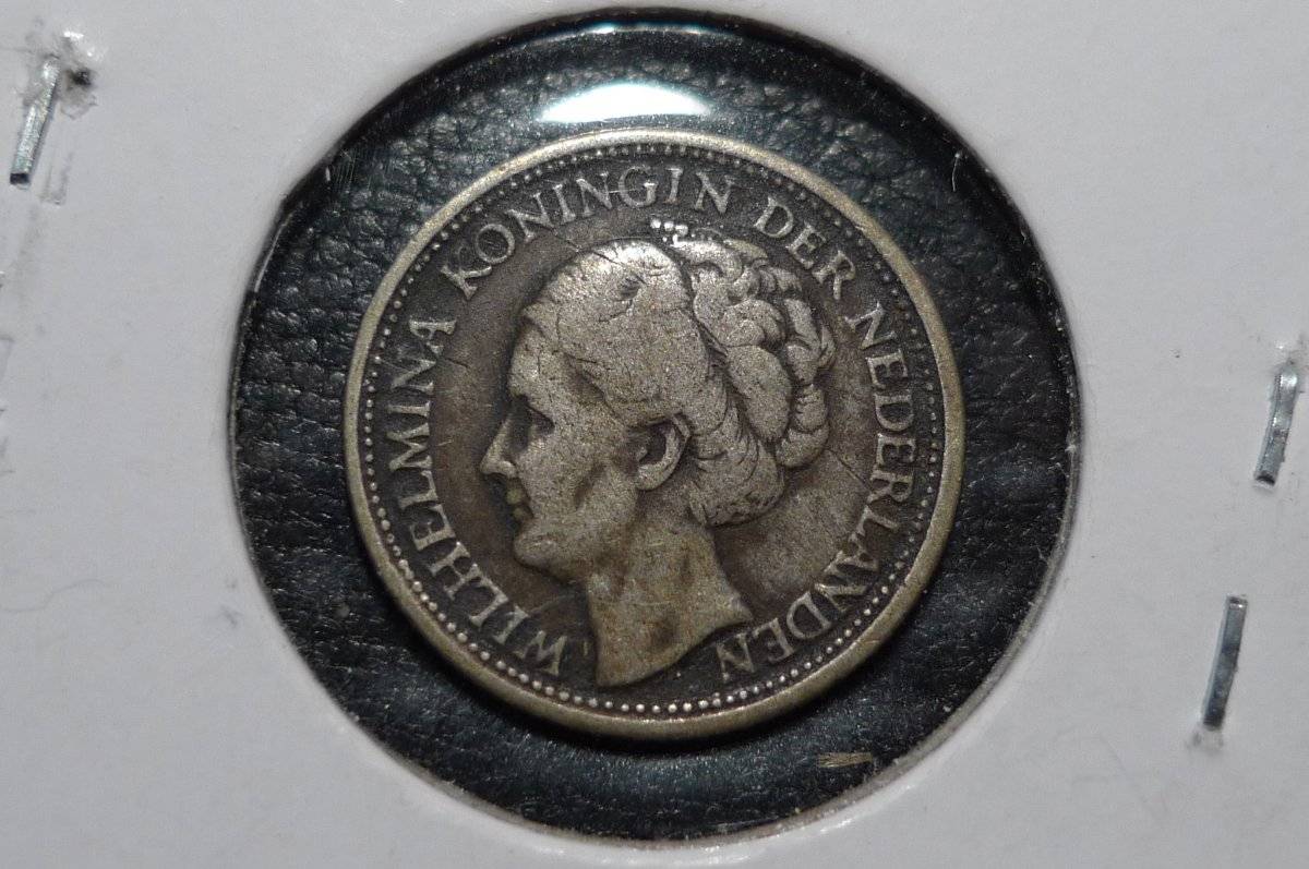 Around-The-World-With-Coins---A-Coin-Geography-Game