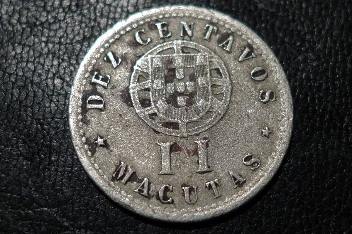 Post-A-Coin-Or-Medal-With-A-Die-Crack!