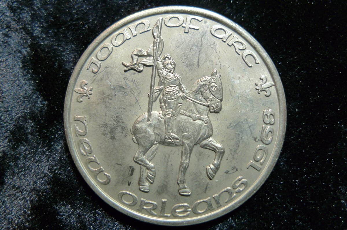 Post-A-Coin-Or-Medal-Devoted-To-A-Military-Subject